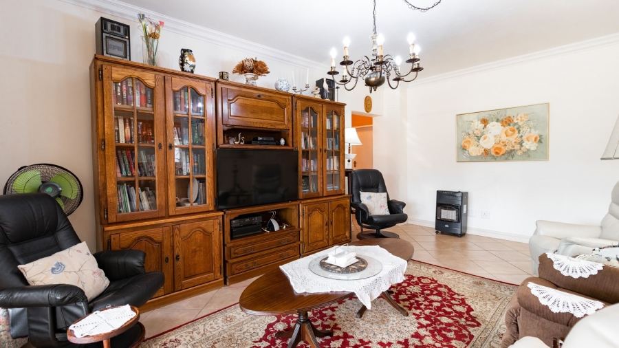 4 Bedroom Property for Sale in The Coves North West